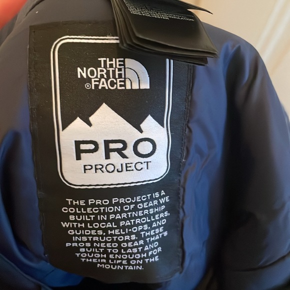Women’s North Face ski pants - Picture 8 of 11
